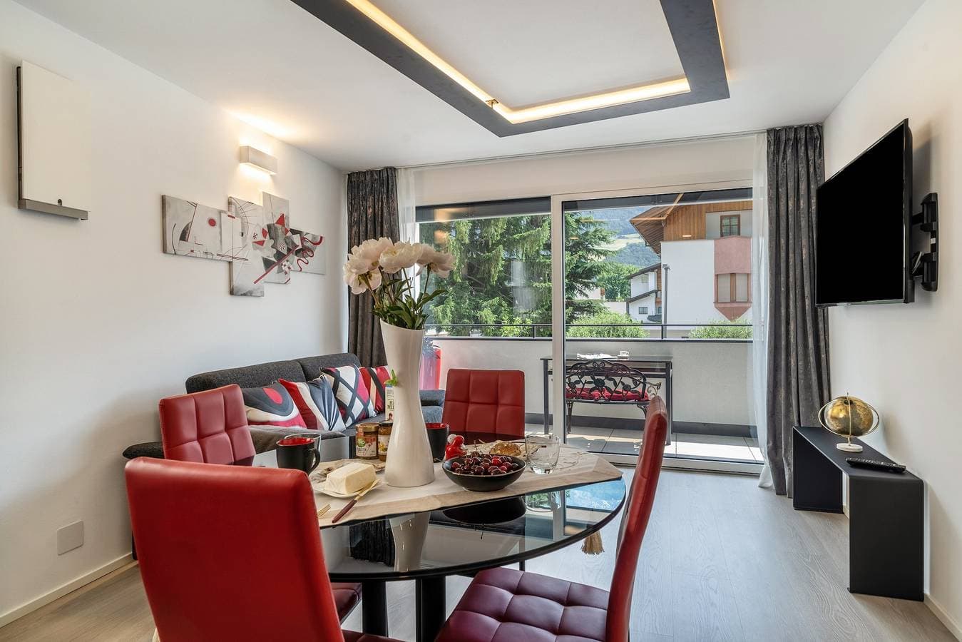 Foto 9 von 25: Ferienwohnung "Il Cuore Rosso" - Neubau im Zentrum mit Bergblick, Balkon und Klimaanlage