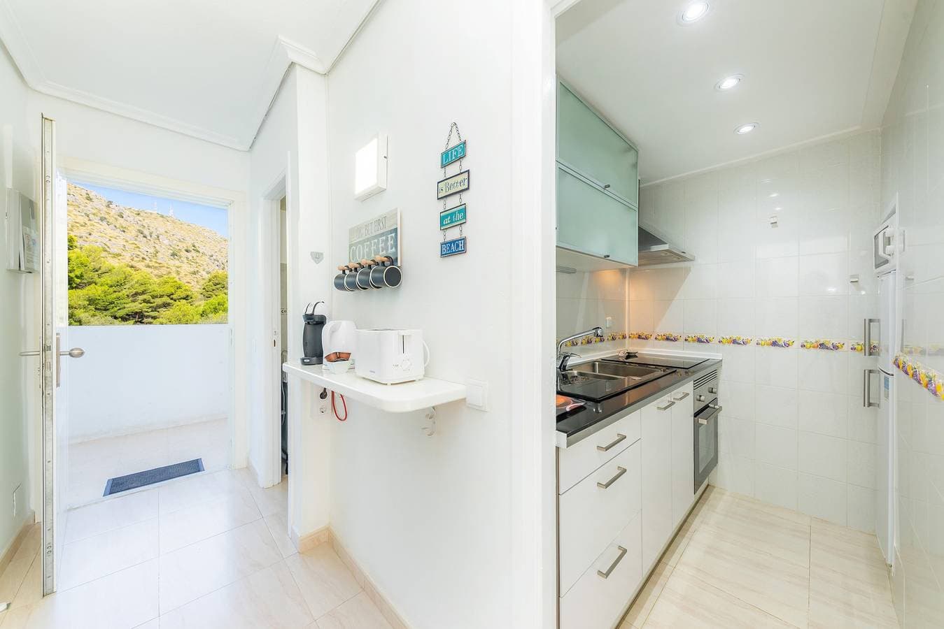 Foto 9 von 34: Ferienwohnung „Alcudia Sea“ mit großem Balkon, Poolblick und WLAN (Home Office)