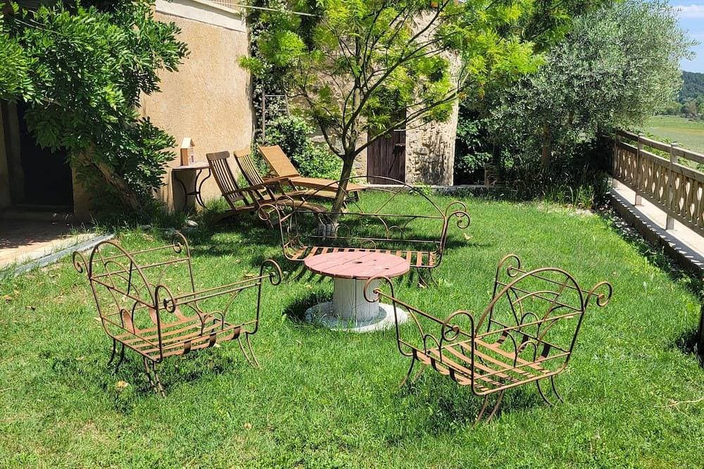 Foto 7 von 8: 4-person gîte in 17th-century bastide, swimming pool, large garden, patio
