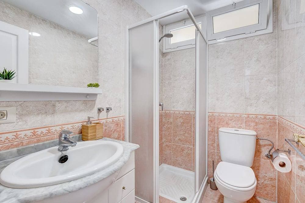 Foto 6 von 15: Winter Gardens, Golf del Sur, 2 Bedrooms 2 Bathrooms apartment with terraze