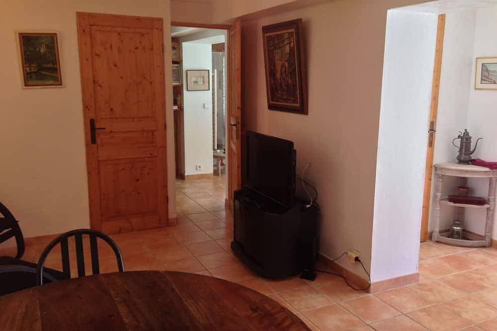 Foto 7 von 24: Haus mit großer Terrasse und privatem Pool zwischen Meer und Bergen