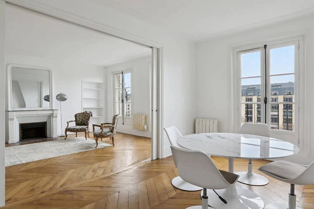 Foto 12 von 17: Invalides View - High Floor , Bright, Spacious Located At Avenue De Breteuil