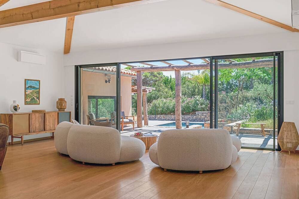 Foto 10 von 18: New, high-end villa, Gigaro, 4 minutes' walk from the beach