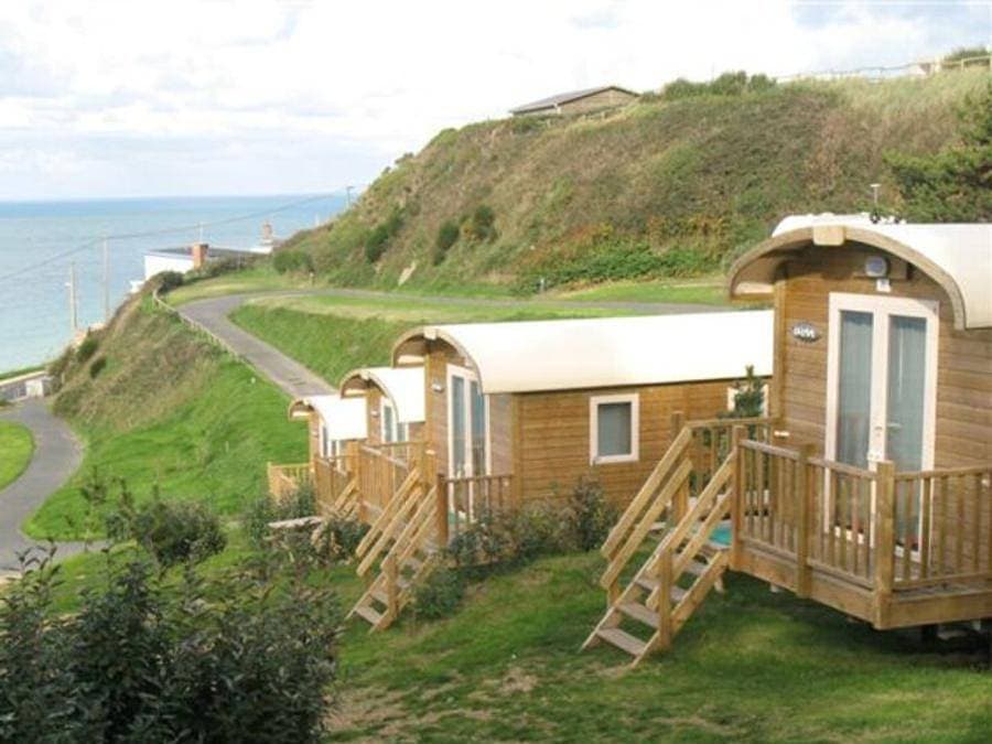 Foto 5 von 40: Camping Village de Reneville - Chalet 2 personen - Chalet Komfort - 20m² - 1 Zimmer