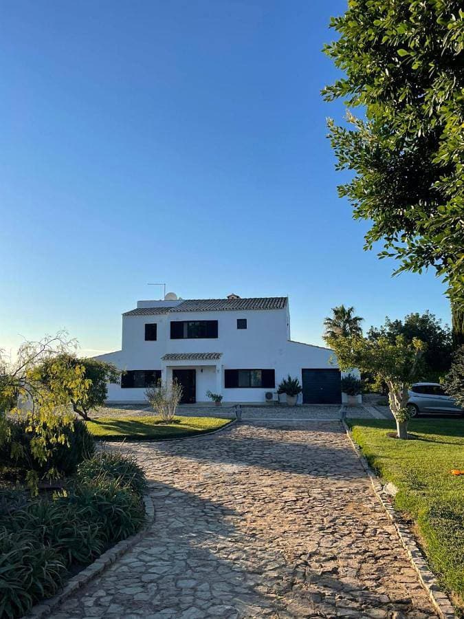 Foto 4 von 39: Villa with Private Pool