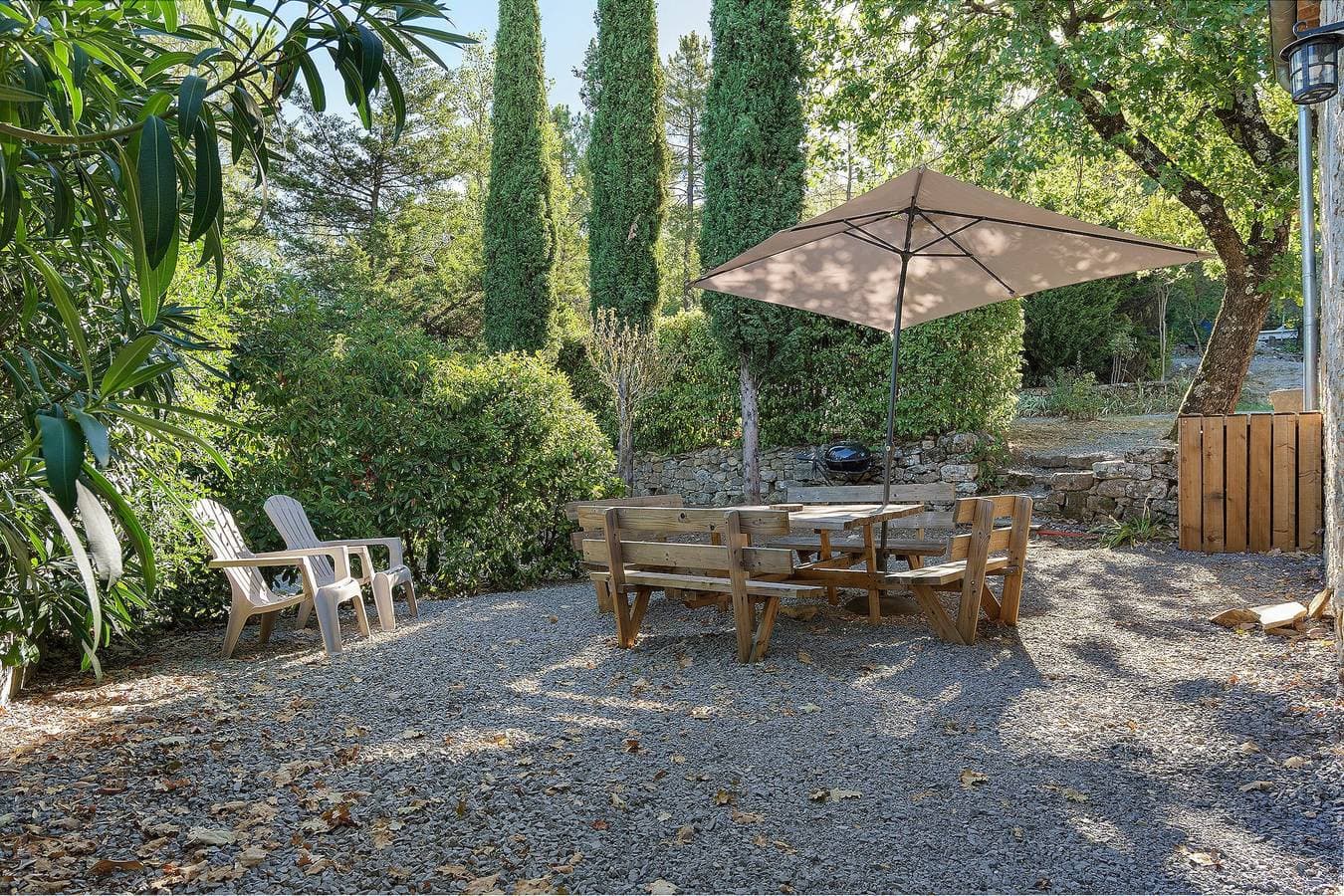 Foto 2 von 33: Ferienhaus 'Les Cyprès Piscine Partagée' mit Bergblick, WLAN und Klimaanlage