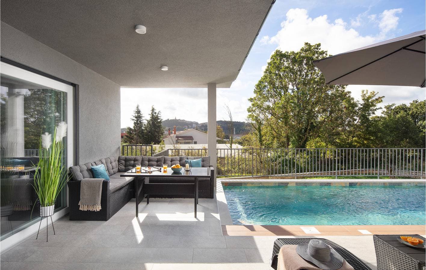 Foto 3 von 20: Moderne 2-Zimmer-Wohnung mit Pool, WLAN und Parkplatz in der Nähe des Stadtzentrums