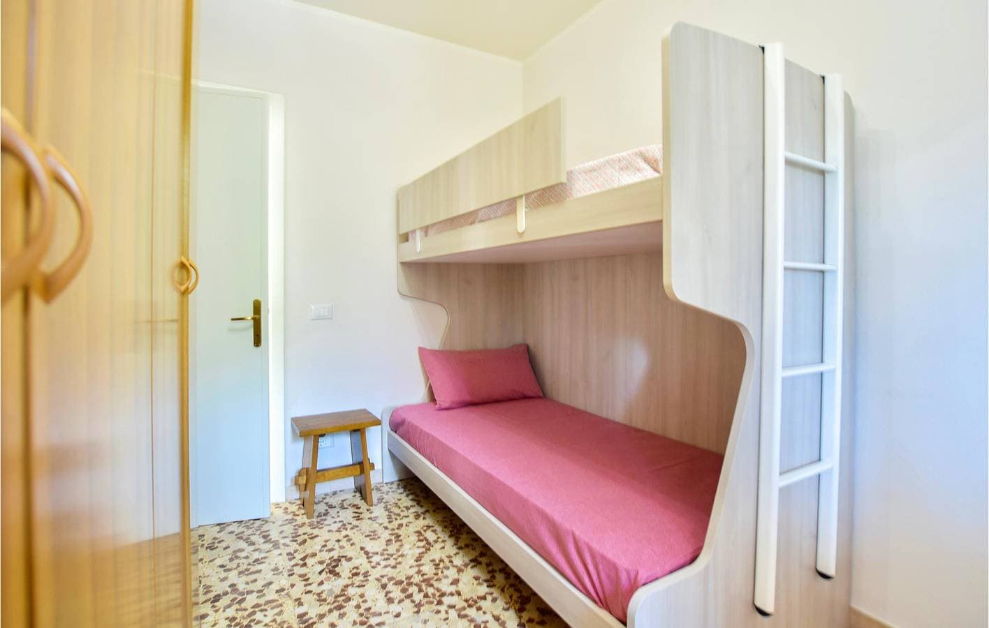 Foto 13 von 17: Camaiore Retreat: 100qm, A/C, Pool, Parkplatz, Garten, WiFi