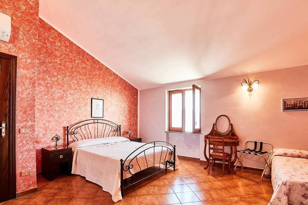 Foto 4 von 30: Panorama-Villa in der Nähe von Ravello, privater Pool, Garten und herrliche Aussicht, Parkplatz