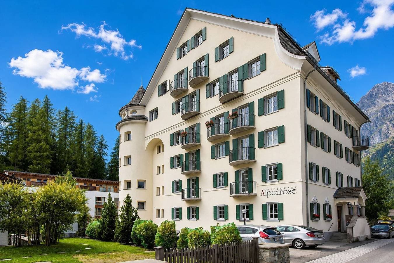 Foto 2 von 29: Residenza Alpenrose 25 – Stilvolles Studio mit Blick auf den Silsersee