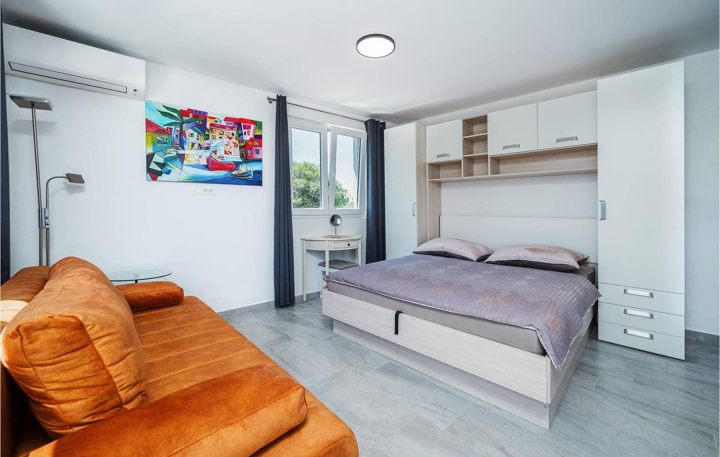 Foto 5 von 23: Gemütliche Ferienwohnung mit Terrasse, Parkplatz und WLAN in der Nähe des Strandes von Fažana