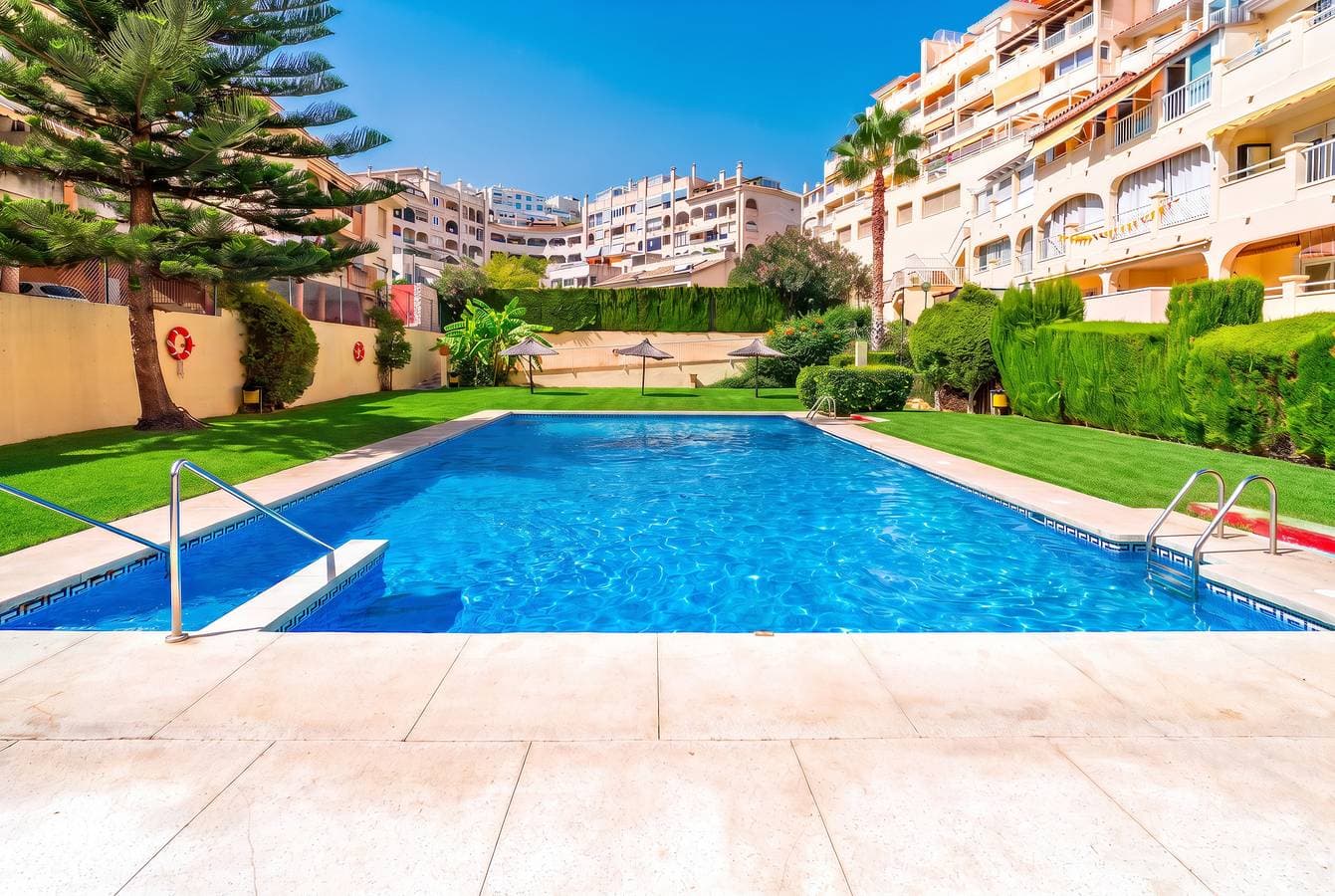 Foto 6 von 51: Cubo's Benalmadena Apartment Pool & Parking