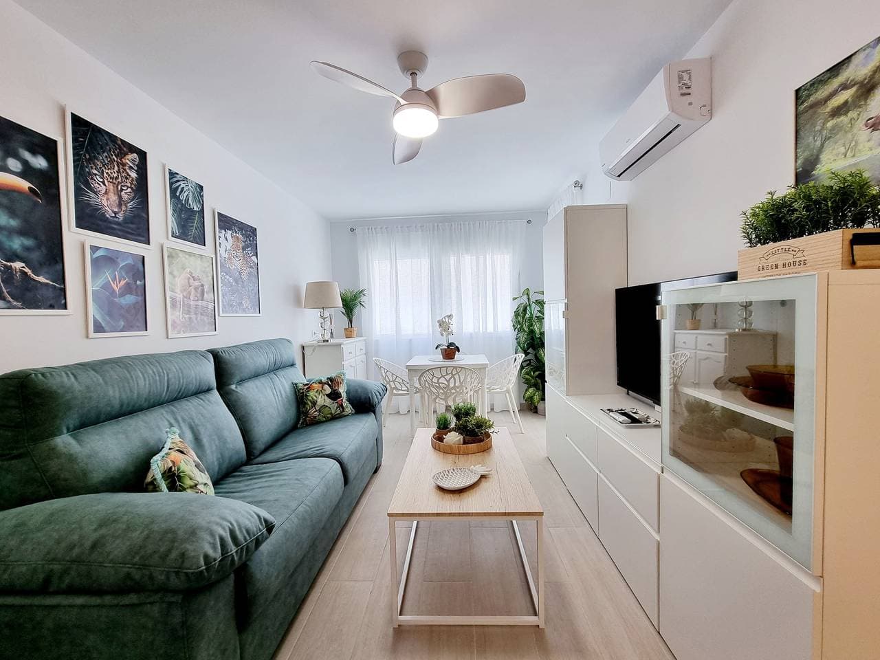 Foto 2 von 37: Modernes Apartment Nur Wenige Schritte vom Strand Los Locos Entfernt