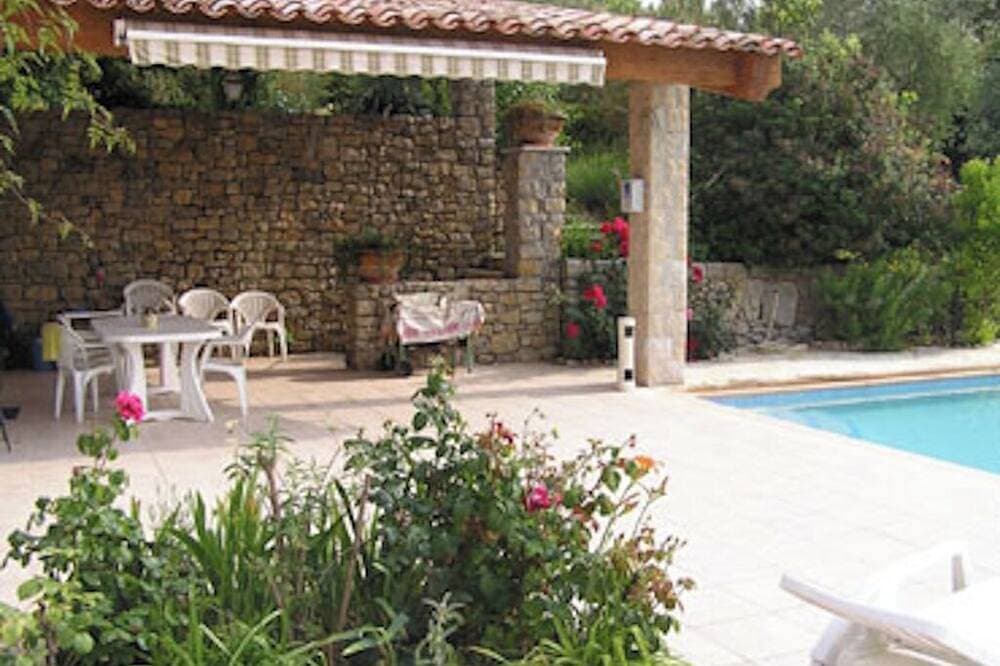 Foto 8 von 9: Dream Vacations on the French Riviera: Apartment No. 1 / 50 m² / Large 10 x 7 Infinity Pool