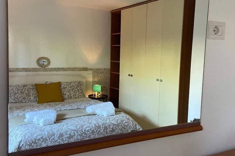 Foto 5 von 30: Villa Luigi_Poggio dei Pini: Unterkunft in einer Villa mit Parkplatz und Wallbox