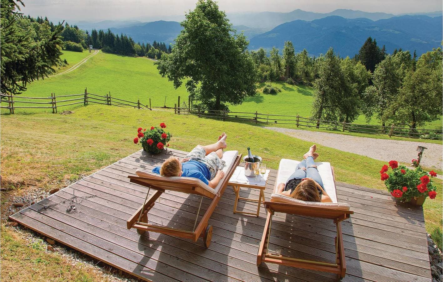 Foto 2 von 21: Ferienwohnung für 4 Personen mit Garten