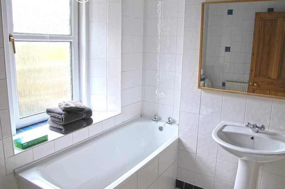 Foto 4 von 13: Ferienhaus-Traditionell-Eigenes Badezimmer-Meerblick-Entire House