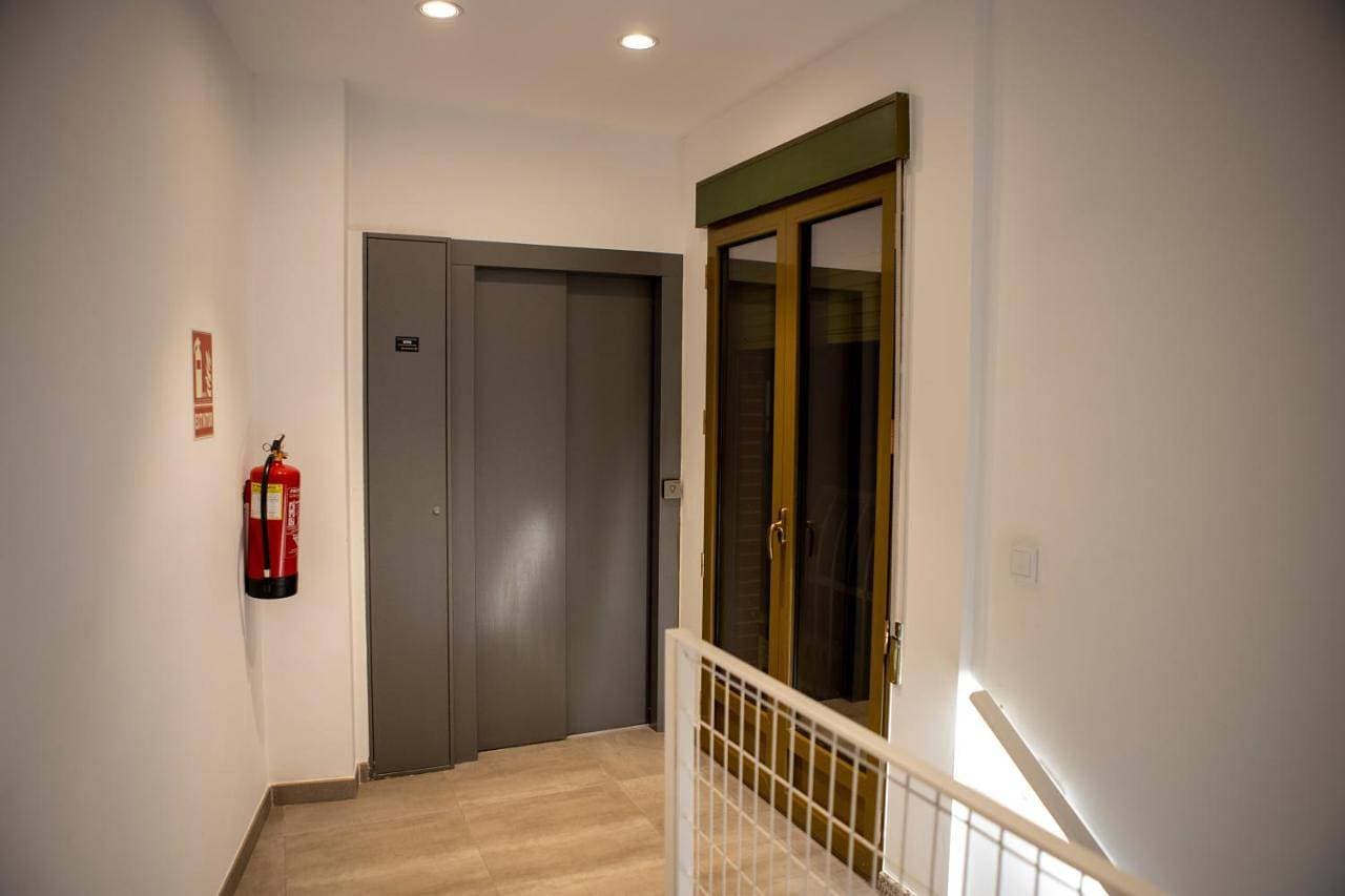 Foto 8 von 49: One-Bedroom Apartment