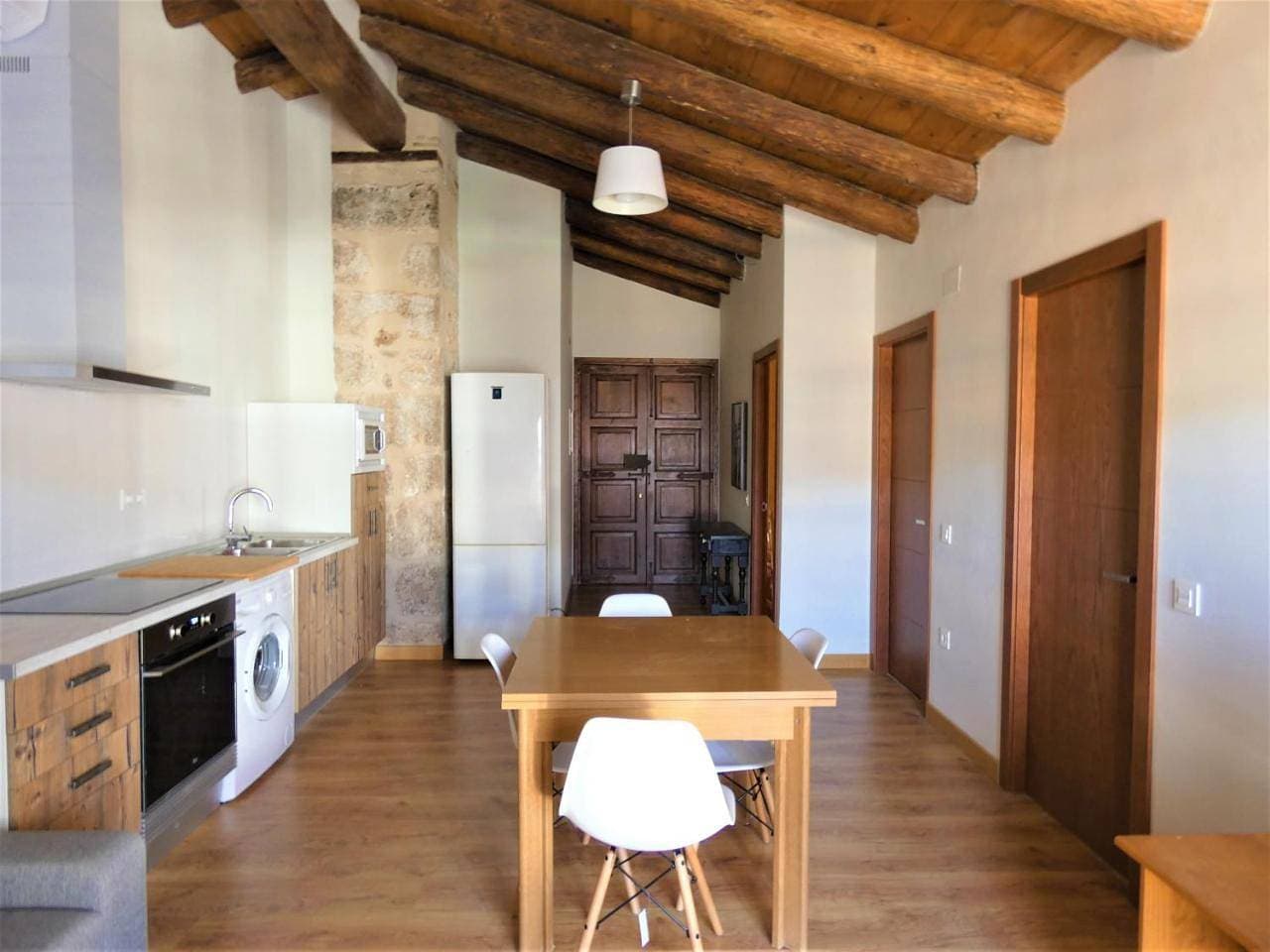 Foto 7 von 10: Two-Bedroom Apartment