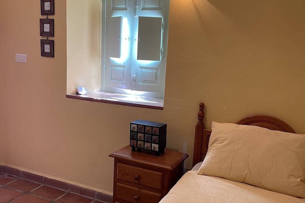 Foto 3 von 30: Ein zweites Zuhause im Herzen des Dorfes mit gratis WiFi, spanischen und britischen TV