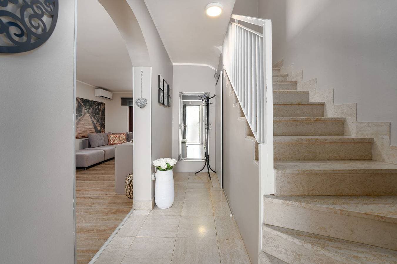 Foto 13 von 34: Exquisites Ferienhaus mit privatem Garten, Liegen, Kinderstuhl, Waschmaschine - nur 700 Meter zum Strand