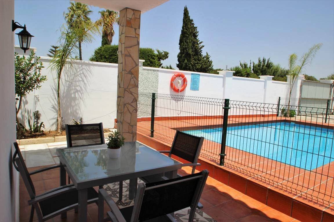 Foto 2 von 13: Privater Pool, nahe des Strandes Fuente del Gallo, Grillterrasse, Wifi  - Casa Eugenia -
