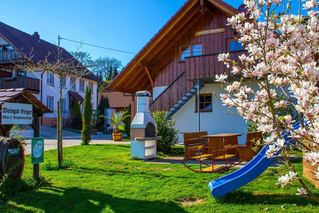 Foto 7 von 18: 1-Zimmer-Ferienwohnung Haus 4 mit Seeblick, Gemeinschaftsterrasse und Wi-Fi