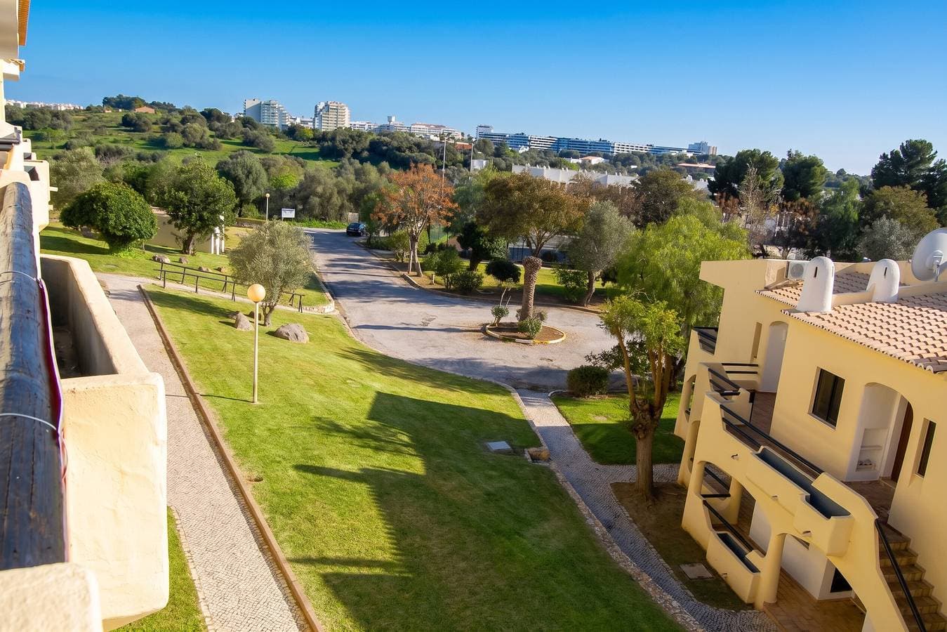 Foto 8 von 15: Charmantes Apartment in Alvor, 70 m², Balkon & Gartenblick