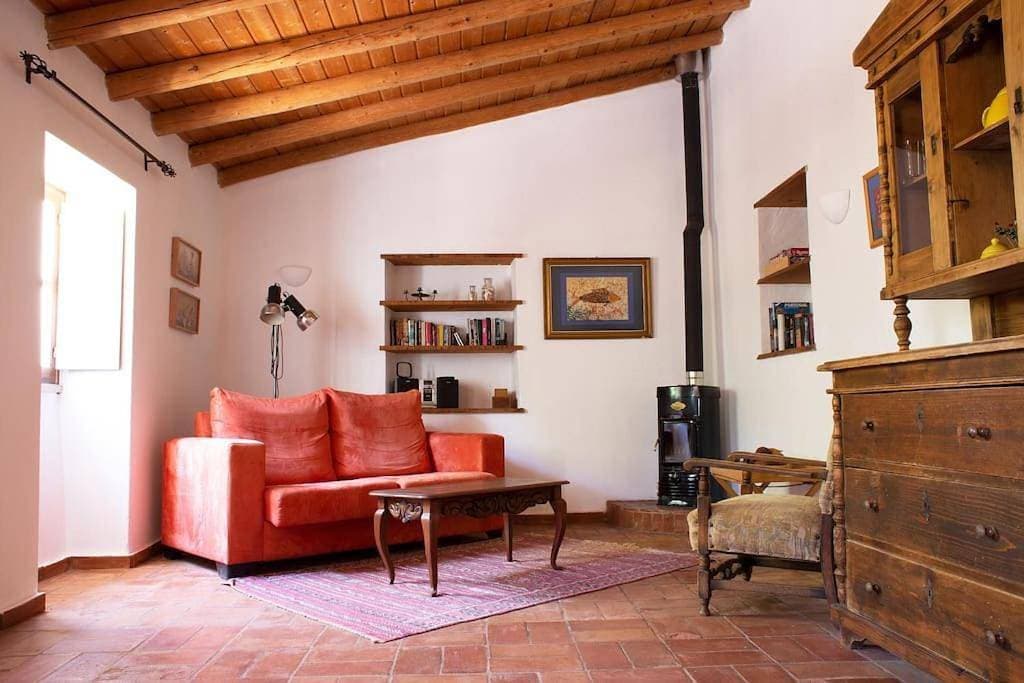 100 years old, one bedroom farmhouse in algarvian countryside 1