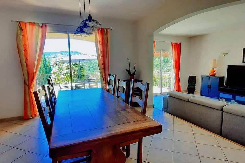 Foto 5 von 12: Beautiful villa in absolute calm with panoramic view of the Tanneron!