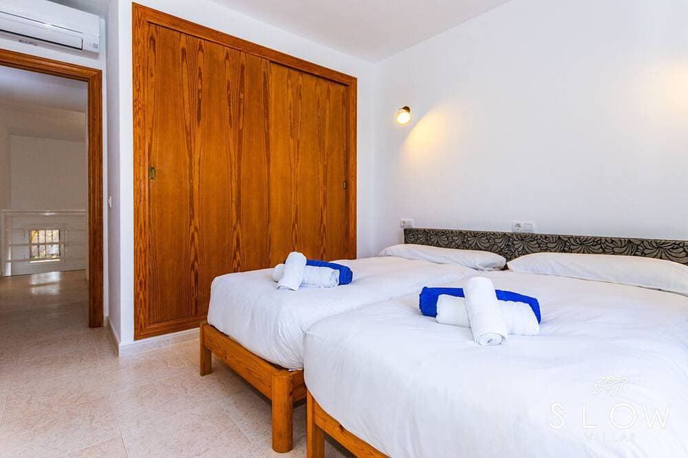 Foto 5 von 27: Cala Mendia Beach House 2 es with direct access to the beach and sea views