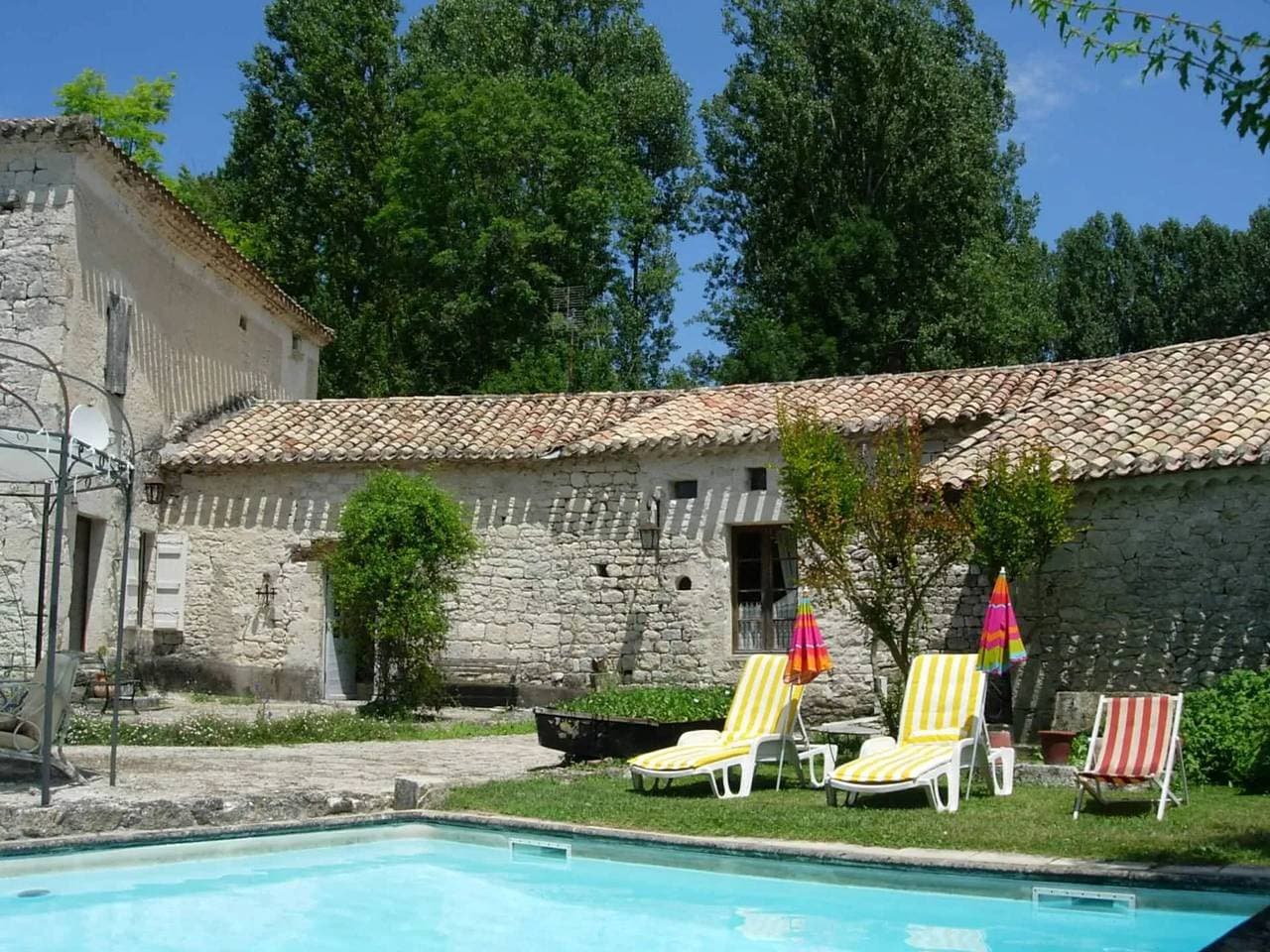Haus mit geteilter Pool in Montaigu-de-Quercy 1