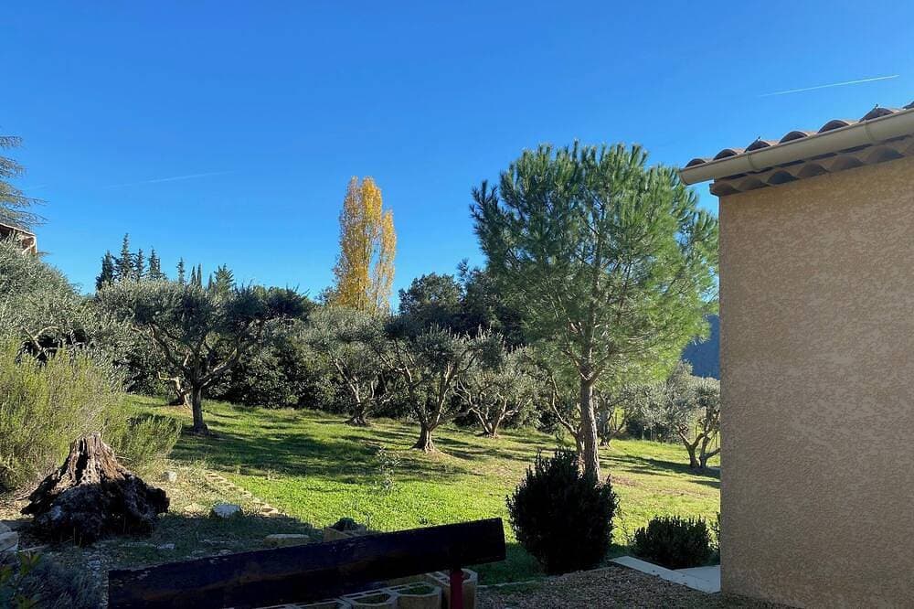 Peaceful Provencal house 100m2, terrace (20m2), 2000m2 garden 1