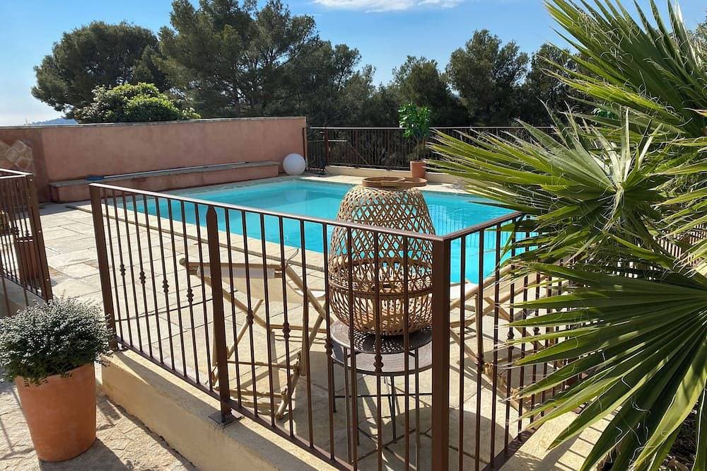 Provencal villa near the beach for 10/12 people 1