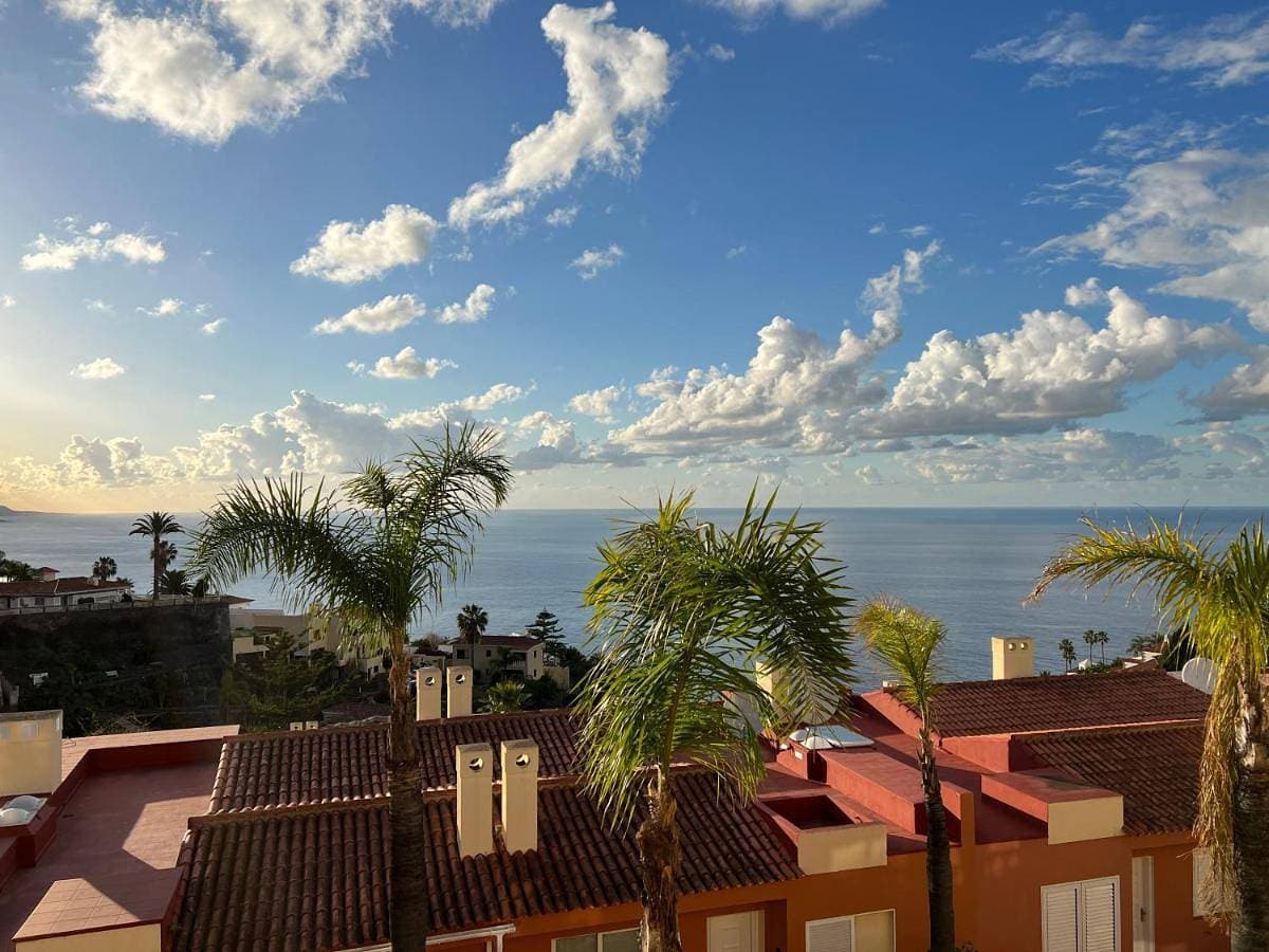 Nomad's Nest - Sea View Apartment with Pool - Ideal for Vacation & Remote Work 1