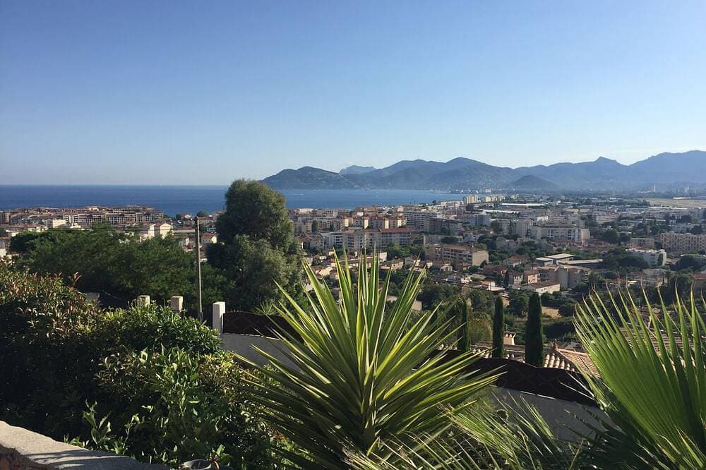 Schönes Studio an der Ruhe auf den Höhen von Cannes, 10 Minuten von der Croisette. 1