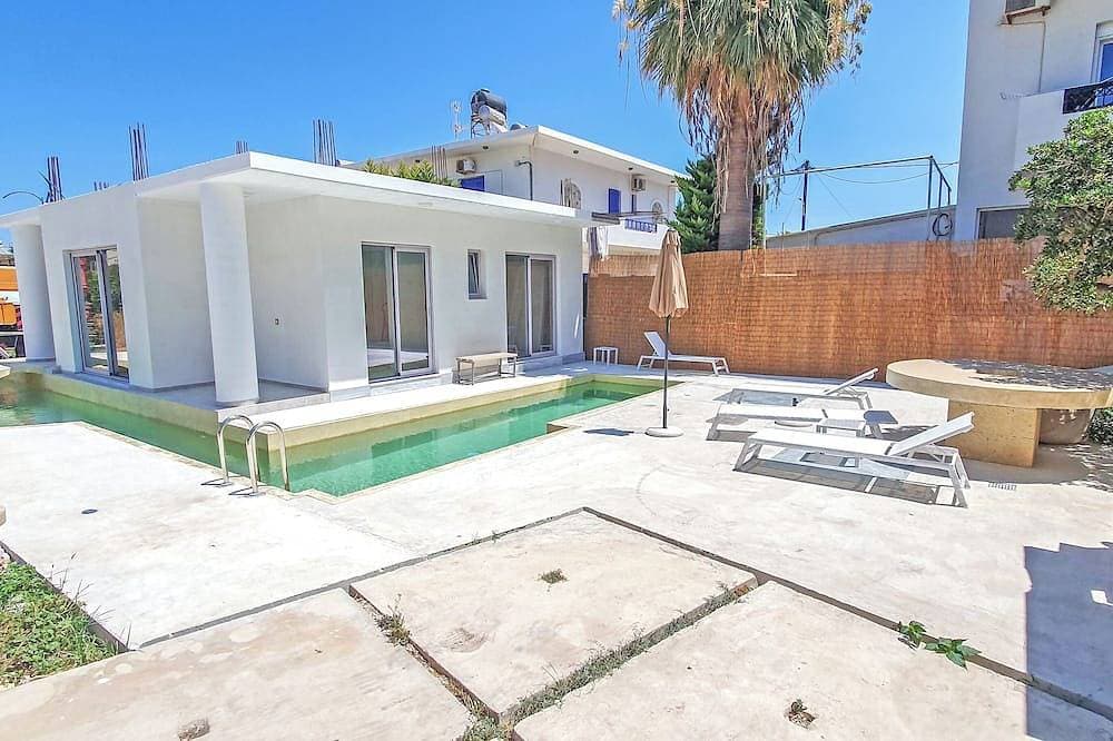 Mpoulakis Apt 64 with swimming pool around it, in the most convenient location 1