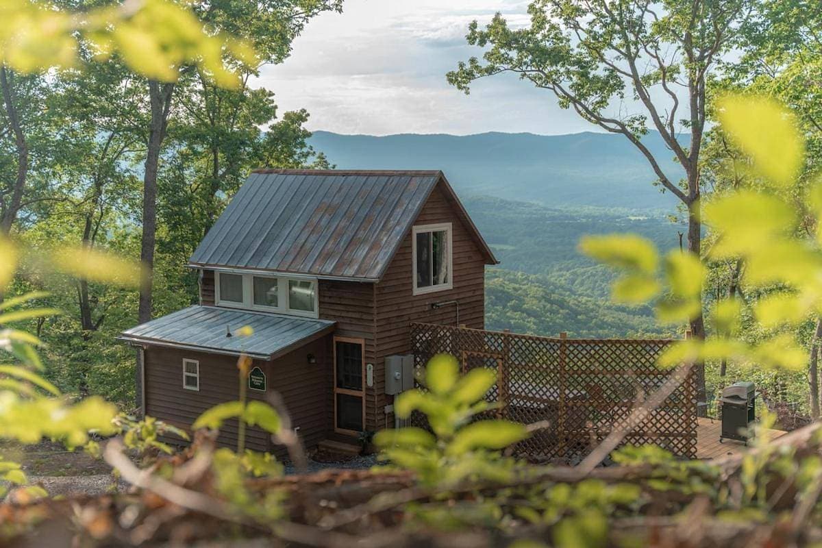 Hideaway Tiny Cabin, Hot Tub, View, Firepit 1