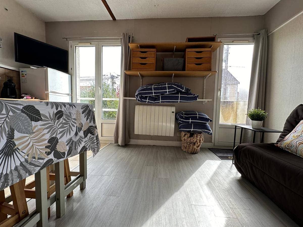 Studio in residential area 1