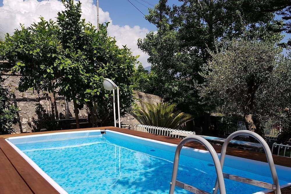 Tolle Aussicht der Villa, privater Pool und einfacher Zugang zum Garten, 1 km. von Ravello, Parkplat... 1