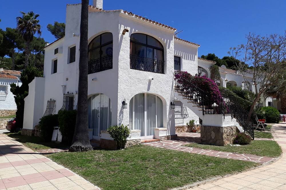 Liebe 2-Bett-Wohnung. 4 Personen mit WLAN, Sat-TV und Pool. 1